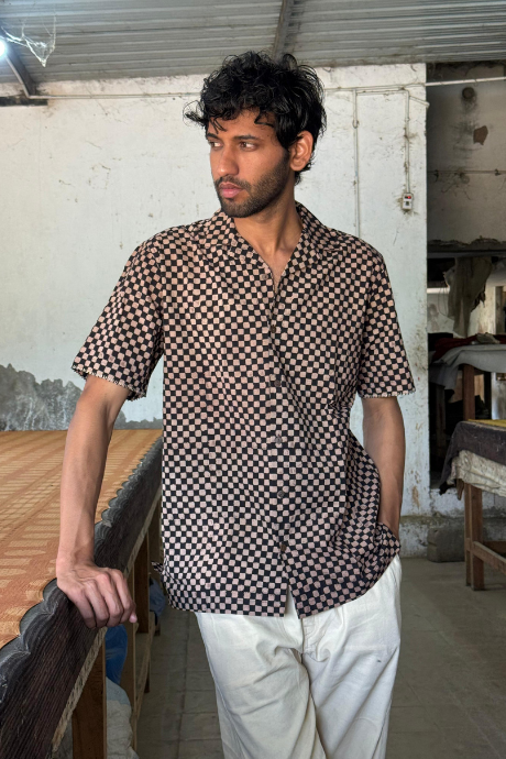 HARDA CHECKBOARD MEN'S HALF SLEEVE NOTCH COLLAR SHIRT