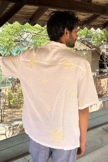 IVORY ON WHITE MEN'S NOTCH COLLAR BOXY SHIRT