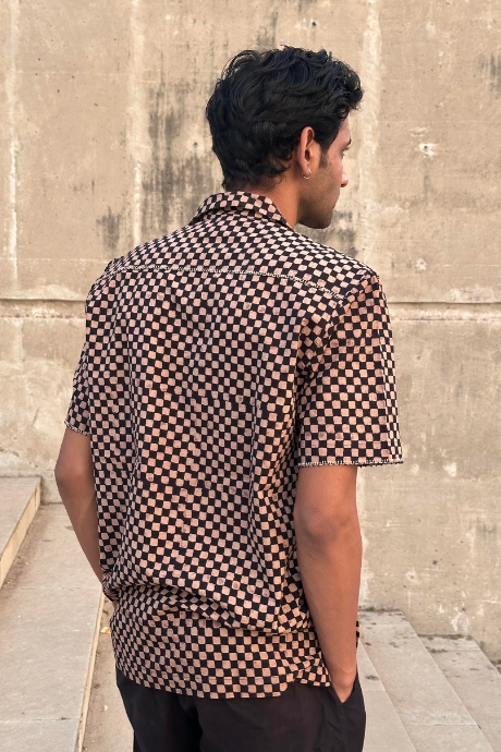 HARDA CHECKBOARD MEN'S HALF SLEEVE NOTCH COLLAR SHIRT