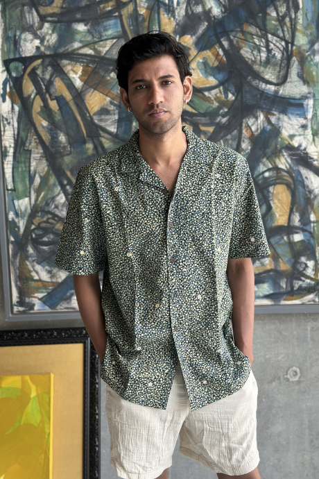 GREEN DOTS POOL MEN'S NOTCH COLLAR HALF SLEEVE SHIRT