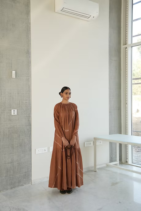 LIGHT TERRA NECK GATHER FLOOR LENGTH DRESS