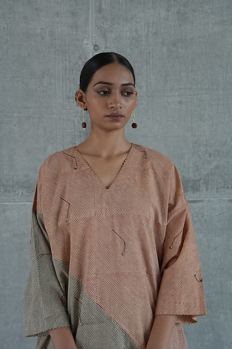 BIAS RED BLACK PINSTRIPE RAYA SET