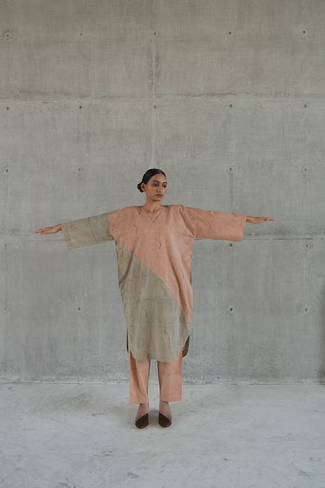 BIAS RED BLACK PINSTRIPE RAYA SET