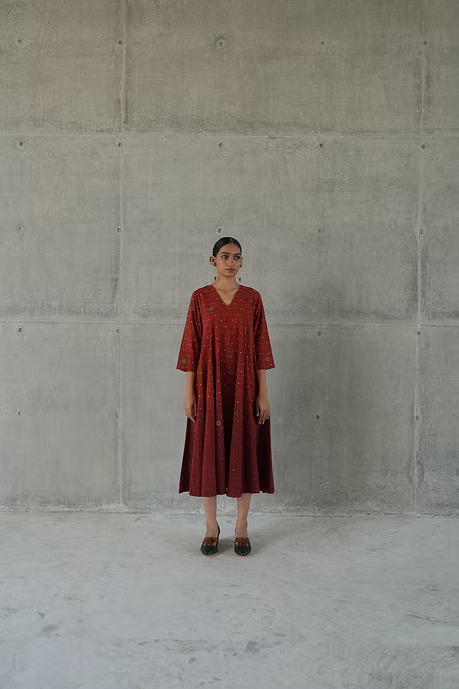 MAROON OMBRE TIPKI PANELLED DRESS