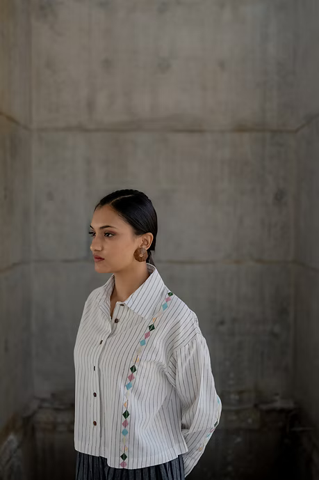 B/W Check-Stripe Crop Shirt