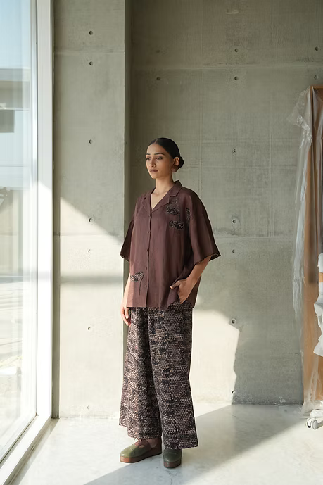 COFFEE NOTCH COLLAR WOMEN’S SHIRT