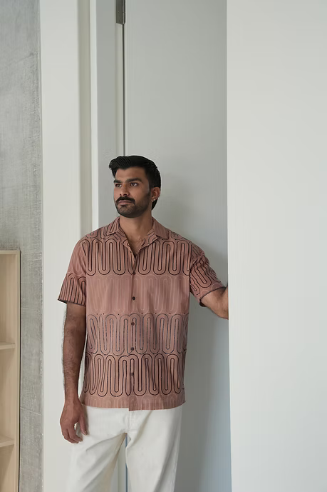 WAVES OUTLINE MEN’S NOTCH COLLAR SHIRT