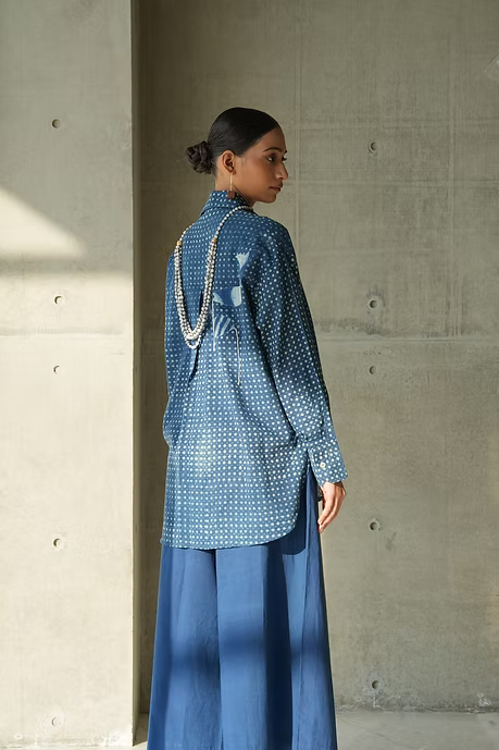 STARS INDIGO WOMEN’S CONVERTIBLE SHIRT