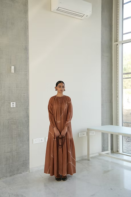 LIGHT TERRA NECK GATHER FLOOR LENGTH DRESS