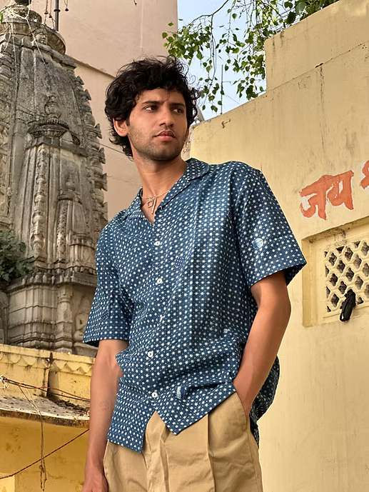 STARS INDIGO MEN’S NOTCH COLLAR SHIRT