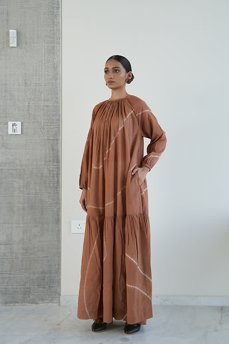 LIGHT TERRA NECK GATHER FLOOR LENGTH DRESS