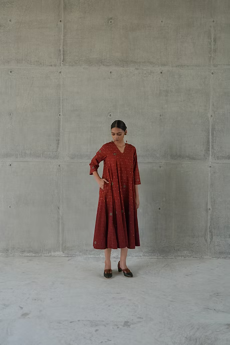 MAROON OMBRE TIPKI PANELLED DRESS