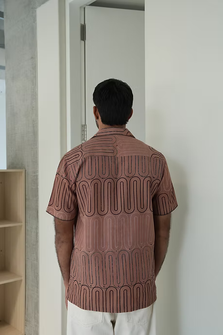 WAVES OUTLINE MEN’S NOTCH COLLAR SHIRT