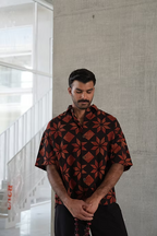 BLACK TARA BOXY MEN’S SHIRT