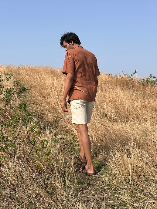 LIGHT TERRA MEN’S NOTCH SHIRT