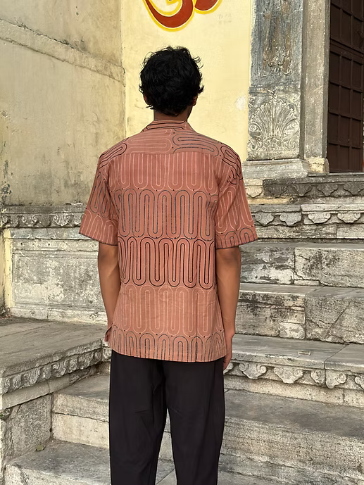 WAVES OUTLINE MEN’S NOTCH COLLAR SHIRT